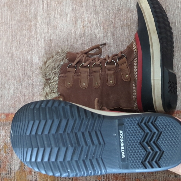 Women's Joan of Arctic Sorel Boots - Picture 5 of 6